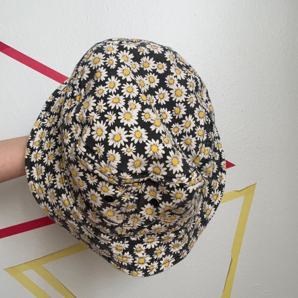 Denim Daisy Print Bucket Hat - Picture 2 of 2